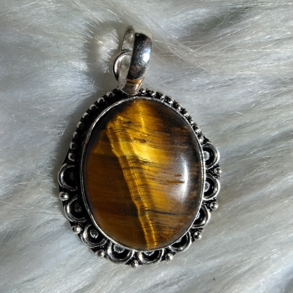 Flashy Tigers Eye Silver Plated Gemstone Necklace Pendant